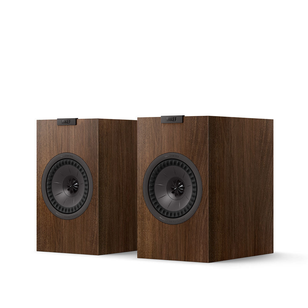 1000_KEF-Q1Meta-Walnut-pers
